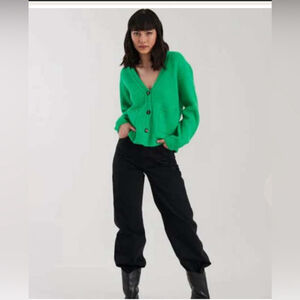 JOHN + JENN PIERRE CARDIGAN 
KELLY GREEN Green